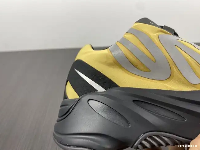 Boost 700 'Honey MNVN Yeezy GZ0717 Flux' 0626